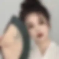 Samira, 28