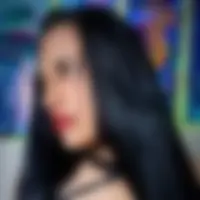 Chloe, 33